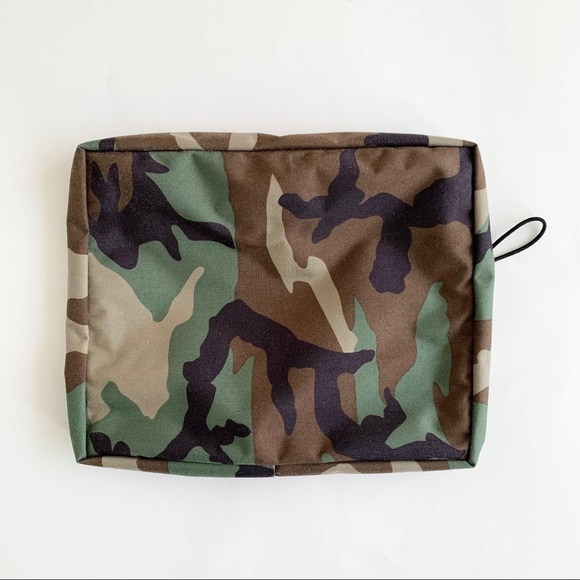SUPREME | NEW 1PC MEDIUM CAMO MESH ORGANIZER POUCH/CLUTCH HYPEBEAST STREETWEAR - Picture 3 of 8